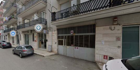 301 – Box Auto – Viale Europa – Martina Franca